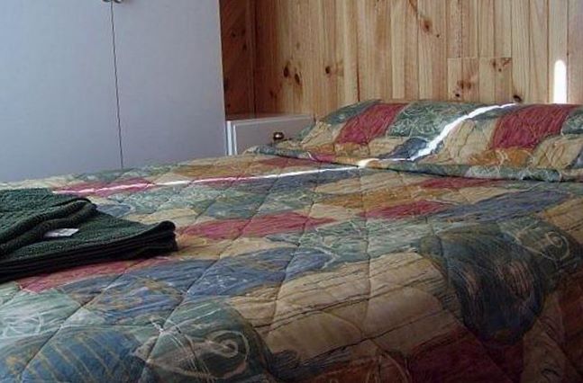 BIG4 Bicheno Cabin and Tourist Park - Bicheno: Villa Second Bedroom