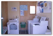 BIG4 Bicheno Cabin and Tourist Park - Bicheno: Interior of laundry