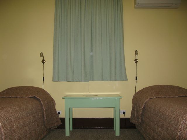 Binnaway Rail Heritage Barracks - Binnaway: Typical bedroom