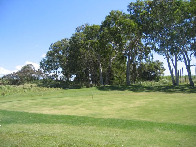 Black Springs Golf Course - Bakers Creek Mackay: Green on Hole 5