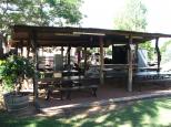 Blackall Caravan Park - Blackall: Camp kitchen