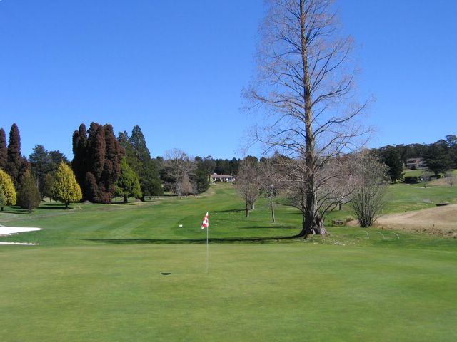 Blackheath Golf Course - Blackheath: Green on Hole 1 looking back along fairway.