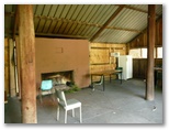 Blackwood Caravan Park - Blackwood: Interior of camp kitchen