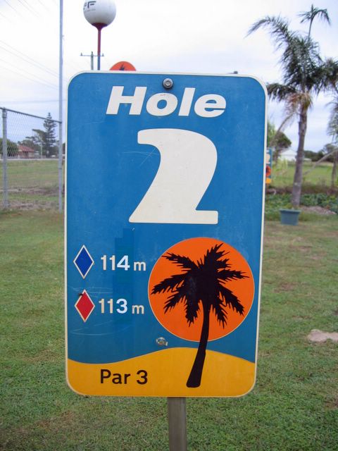 The Palms Public Golf Course - Bobs Farm: Hole 2 - Par 3, 114 meters