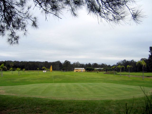 The Palms Public Golf Course - Bobs Farm: Green on Hole 5