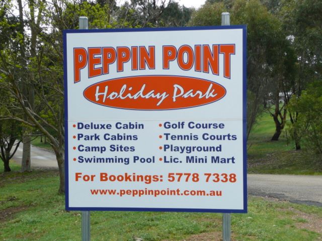 Peppin Point Holiday Park - Bonnie Doon: Peppin Point Holiday Park welcome sign
