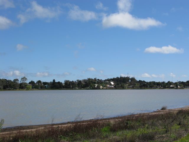 Boort Lakes Caravan Park - Boort: View of Boort township from Fderation Walkway