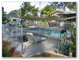 Tropical Beach Caravan Park 2005 - Bowen: Swimming pool