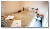Wymah Valley Holiday Park - Bowna: Main bedroom in park view cabin