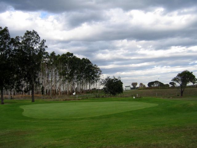 Branxton Golf Course - Branxton: Green on Hole 3