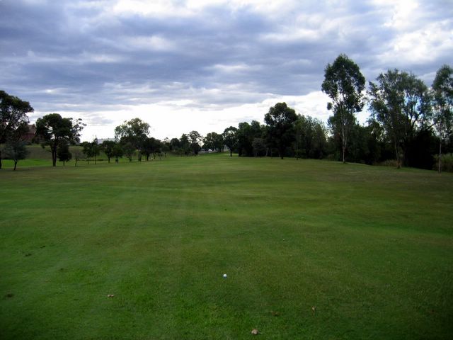 Branxton Golf Course - Branxton: Fairway view Hole 6