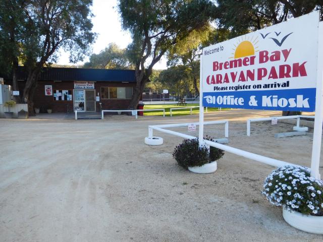 Bremer Bay Caravan Park - Bremer Bay: Entrance to park