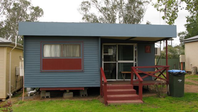 Bridgewater Tourist Park - Bridgewater on Loddon: Cottage accommodation, ideal for families, couples and singles