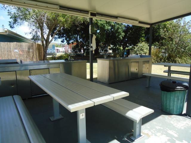 Scarborough Holiday Village - Scarborough Brisbane: BBq area with views to the marina