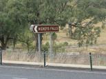 Hickey Falls - Bugaldie: Directions to the rest area are clearly displayed on the highway.