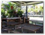 Bundaberg Park Lodge - Bundaberg: Camp kitchen and BBQ area