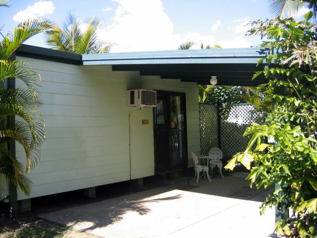 BIG4 Cane Village Holiday Park - Bundaberg: Cottage accommodation ideal for families, couples and singles