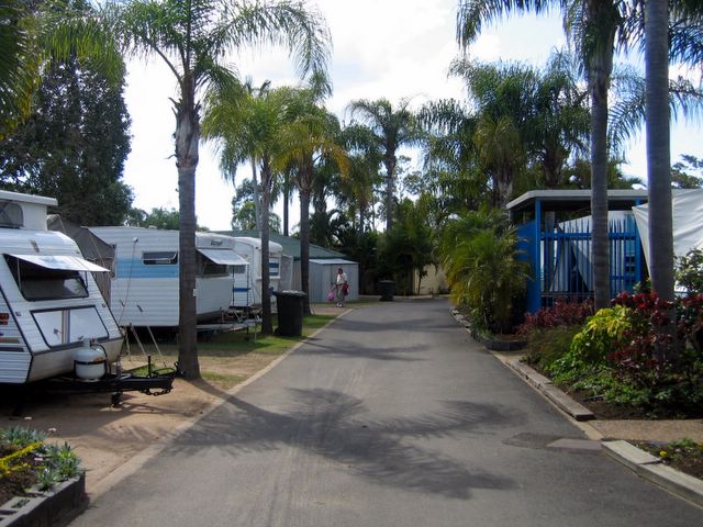 Finemore Holiday Park - Bundaberg: Good paved roads throughout the park