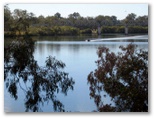 Finemore Holiday Park - Bundaberg: The park is located adjacent to the Burnett River