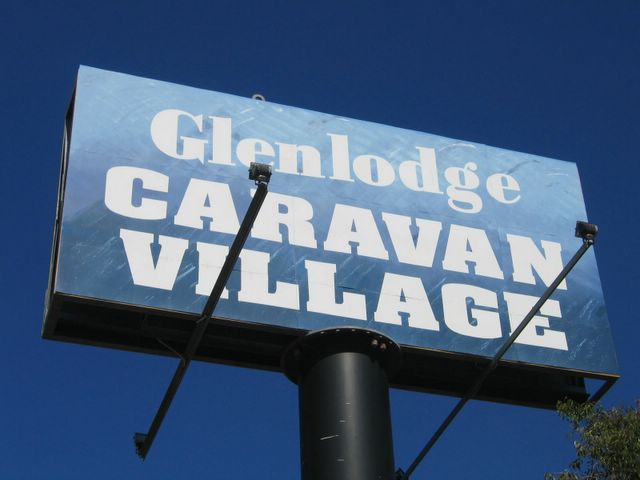 Glenlodge Caravan Village - Bundaberg: Glenlodge Caravan Park welcome sign