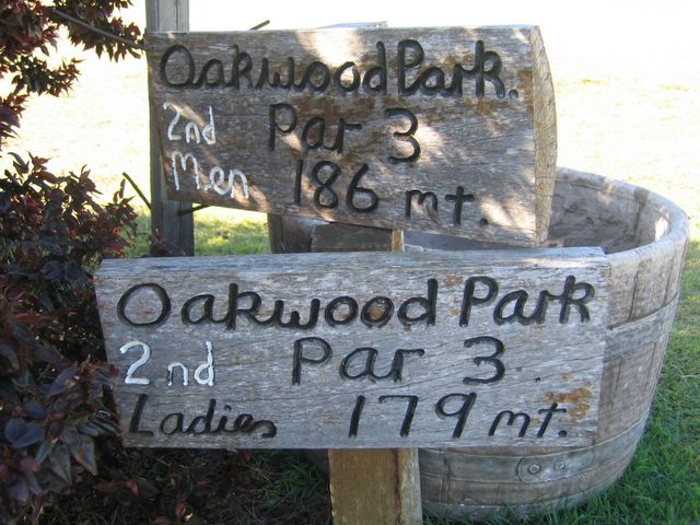 Oakwood Park Golf Course - Bundaberg: Hole 2: Par 3, 186 meters