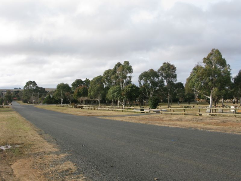 Mecca Lane - Bungendore: The cemetry is opposite and also offers wide shoulders.