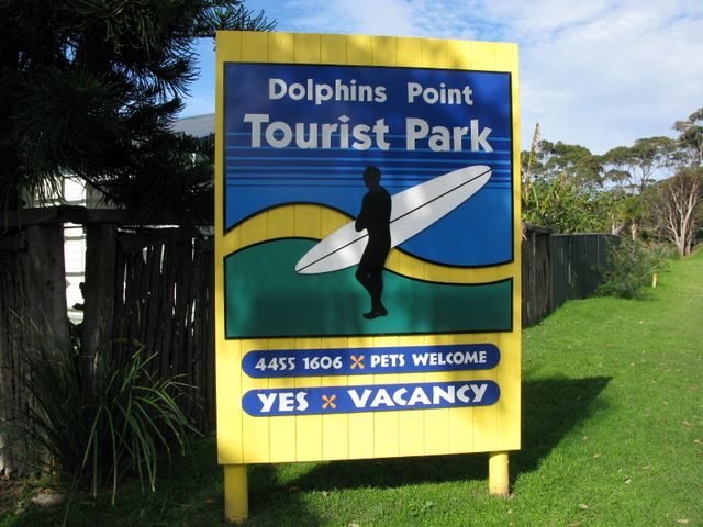 Dolphins Point Tourist Park - Burrill Lake: Dolphin Point Tourist Park welcome sign