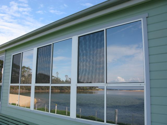 Dolphins Point Tourist Park - Burrill Lake: Cottages with water views