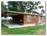Lake Burrumbeet Caravan Park - Lake Burrumbeet: Cottage accommodation, ideal for families, couples and singles