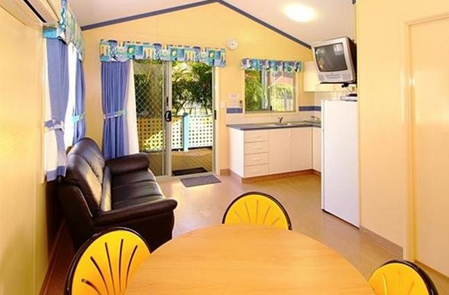 BIG4 Beachlands Holiday Park - Busselton: Living area in cabin