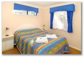 BIG4 Beachlands Holiday Park - Busselton: Main bedroom in cabin