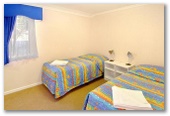 BIG4 Beachlands Holiday Park - Busselton: Second bedroom in cottage