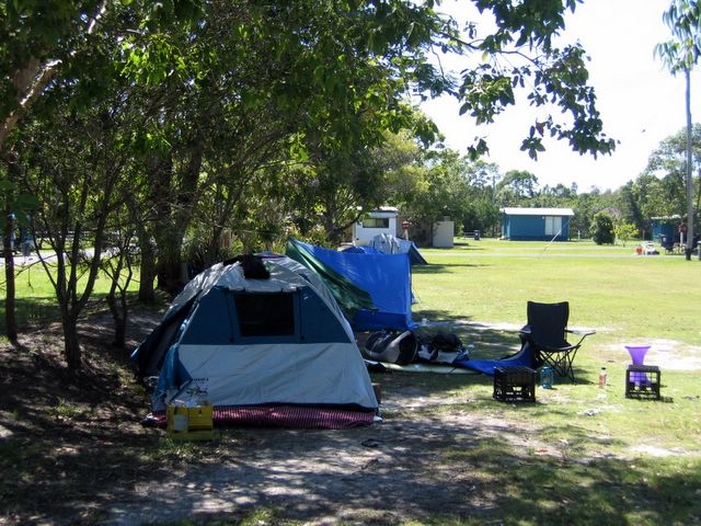 Belongil Fields Caravan Park - Byron Bay: Lots of space for tents and campers