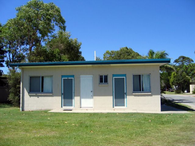 Belongil Fields Caravan Park - Byron Bay: Motel style accommodtion