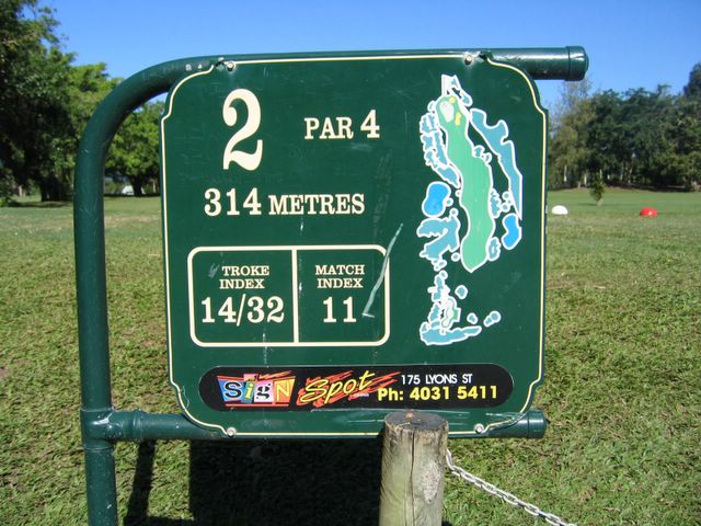Cairns Golf Course - Cairns: Layout of Hole 2: Par 4, 314 metres