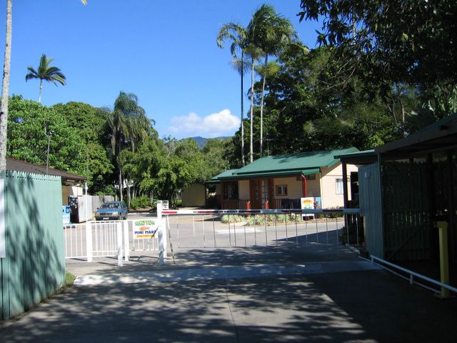 Cairns Sunland Leisure Park - Cairns: Secure entrance