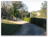 Cambroon Caravan and Camping Park - Cambroon: Gravel roads through park