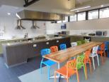 Alivio Tourist Park - O'Connor: Kitchen dining area 2