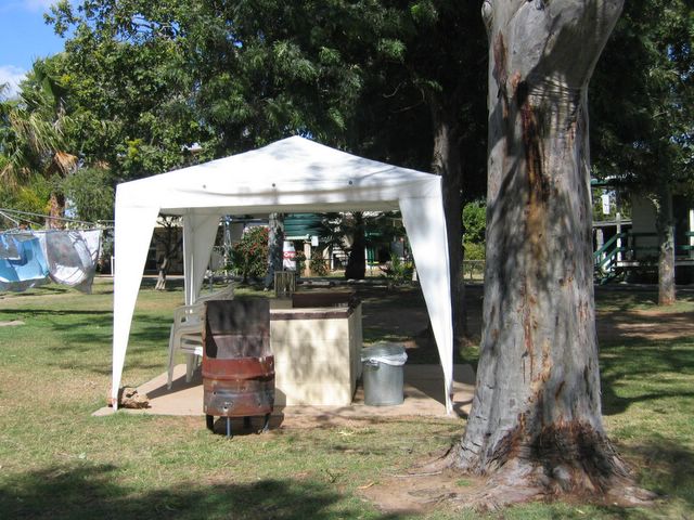 Capella Van Park 2005 - Capella: BBQ facilities