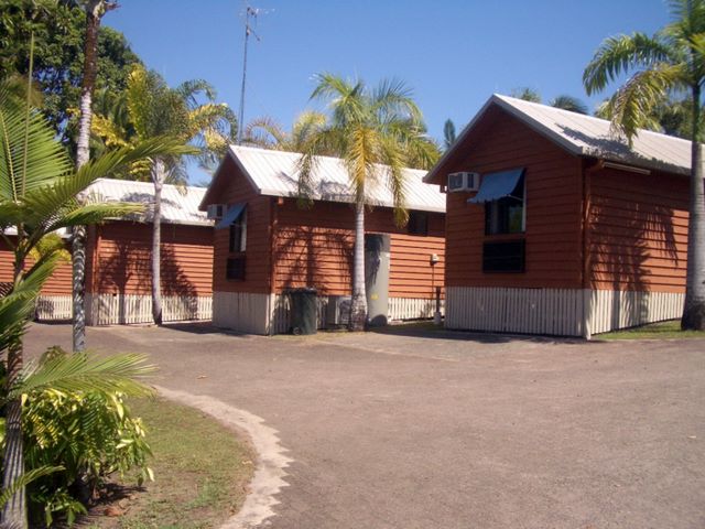 Kookaburra Holiday Park - Cardwell,: Standard villas