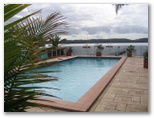 Paradise Palms Caravan Park - Carey Bay: Swimming pool with lake views