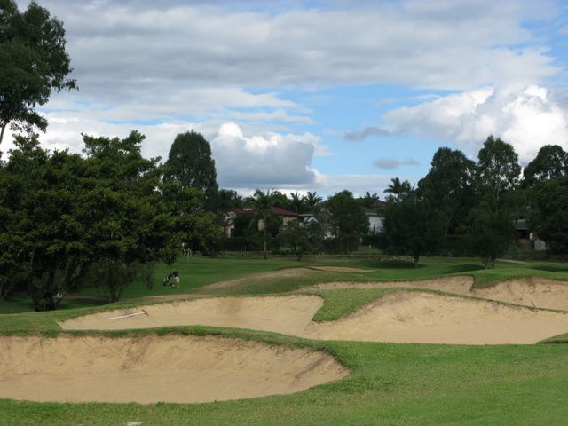 Pacific Golf Course - Carindale Brisbane: Fairway bunkers on Hole 2.