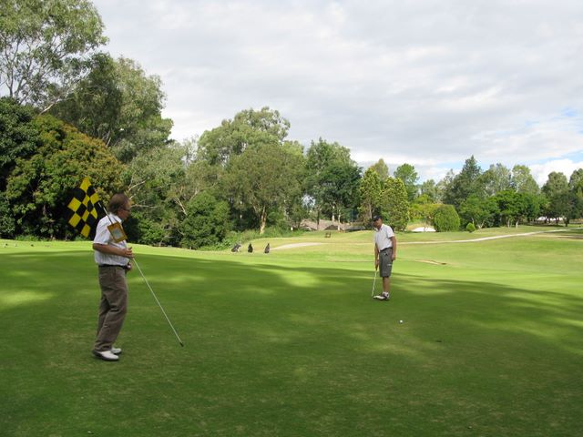 Pacific Golf Course - Carindale Brisbane: Green on Hole 3.