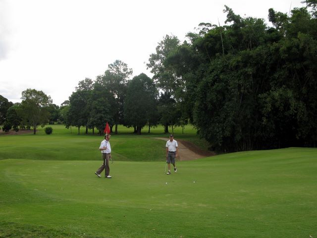 Pacific Golf Course - Carindale Brisbane: Green on Hole 4 looking back along the fairway.