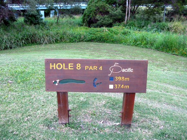 Pacific Golf Course - Carindale Brisbane: Pacific Golf Course Carindale, Brisbane Hole 8: Par 4, 398 metres.