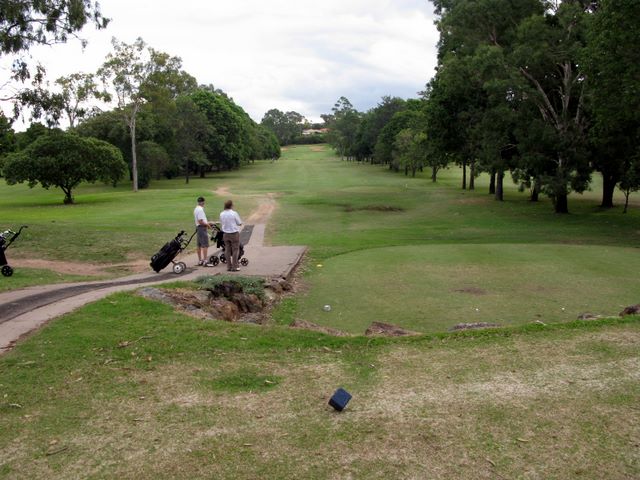 Pacific Golf Course - Carindale Brisbane: Fairway view on Hole 9.