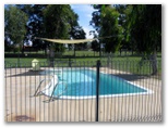 Glen Villa Resort & Tourist Park - Casino: Swimming pool
