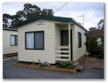 BIG4 Castlemaine Gardens Caravan Park - Castlemaine: Cottage accommodation ideal for families, couples and singles