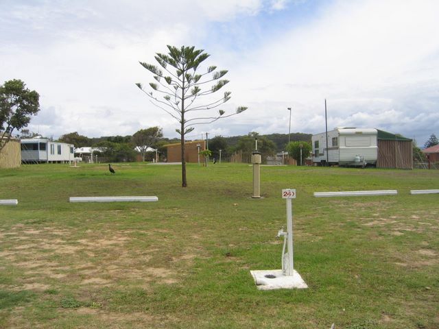 Breakers Holiday Park - Caves Beach: Powered sites for caravans