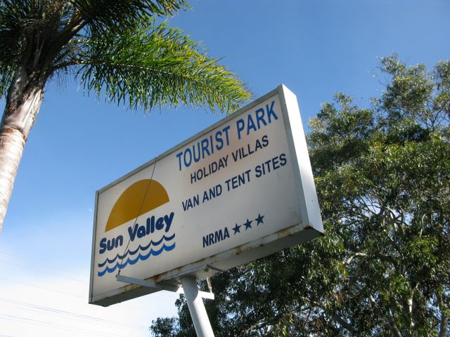 Sun Valley Tourist Park - Bateau Bay: Sun Valley Tourist Park welcome sign